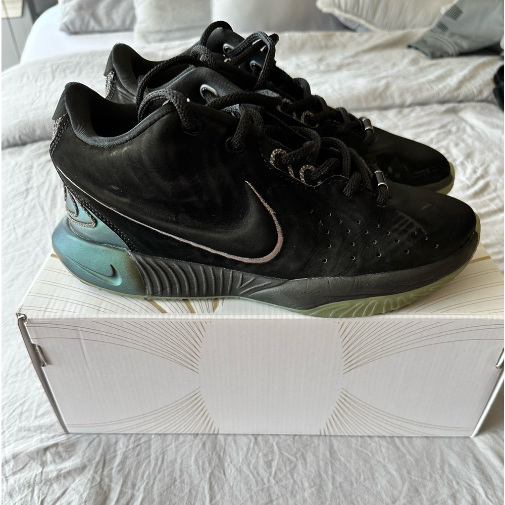 Nike Lebron Shoes 21 XXI in Tahitian, Size 6.5
